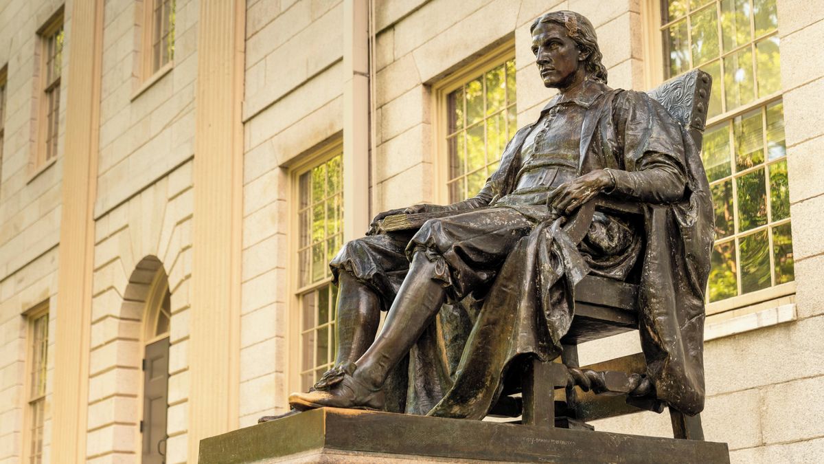 Trumpova vláda zažalovala Harvardovu univerzitu